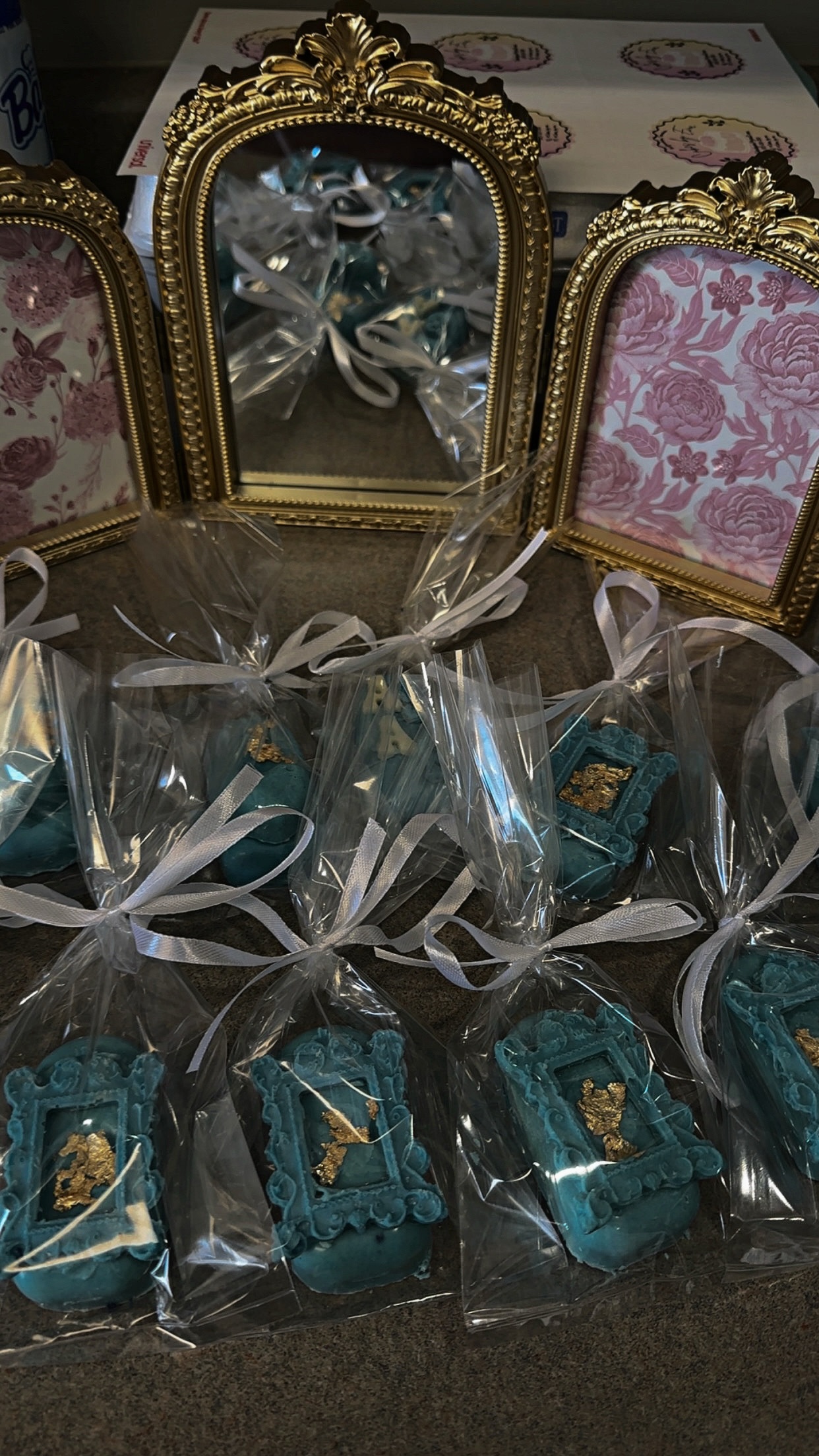 Custom cakesickles