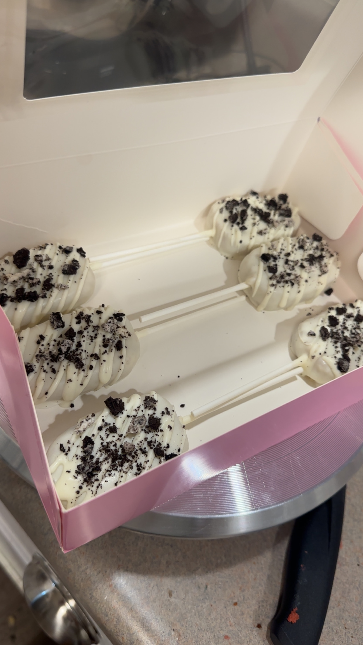 Cookies and cream cakesicles